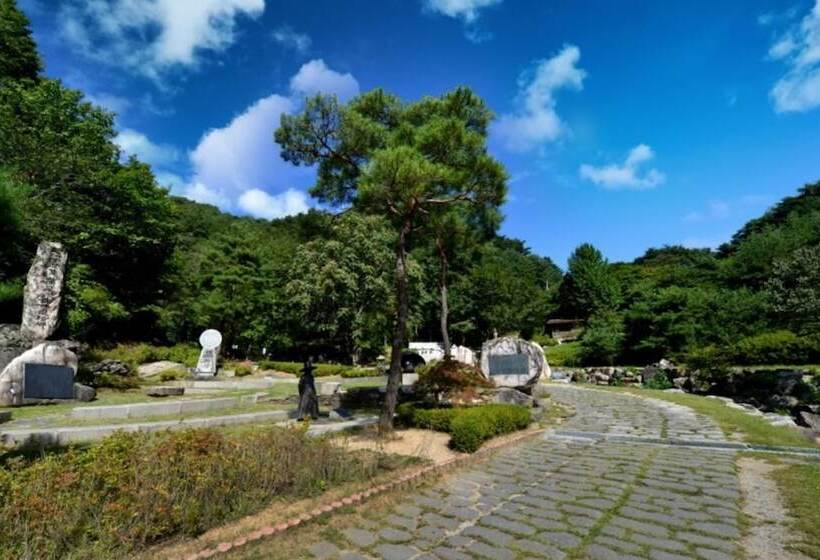 Youngwol Gimsatgat Hyugeso Pension