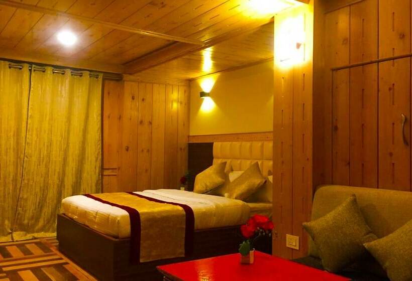 Hotel Golden Tashi Gakhil