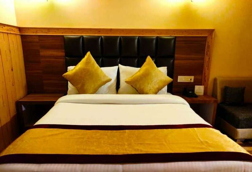 Hotel Golden Tashi Gakhil
