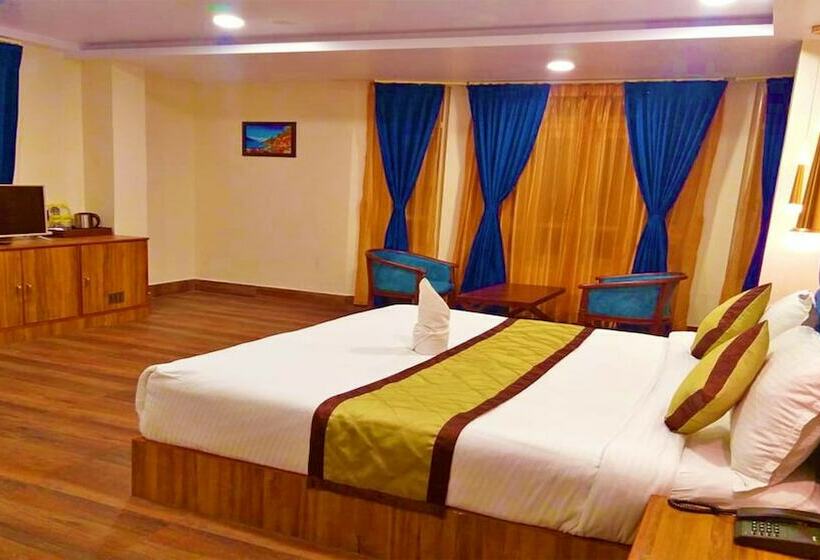 Hotel Golden Tashi Gakhil