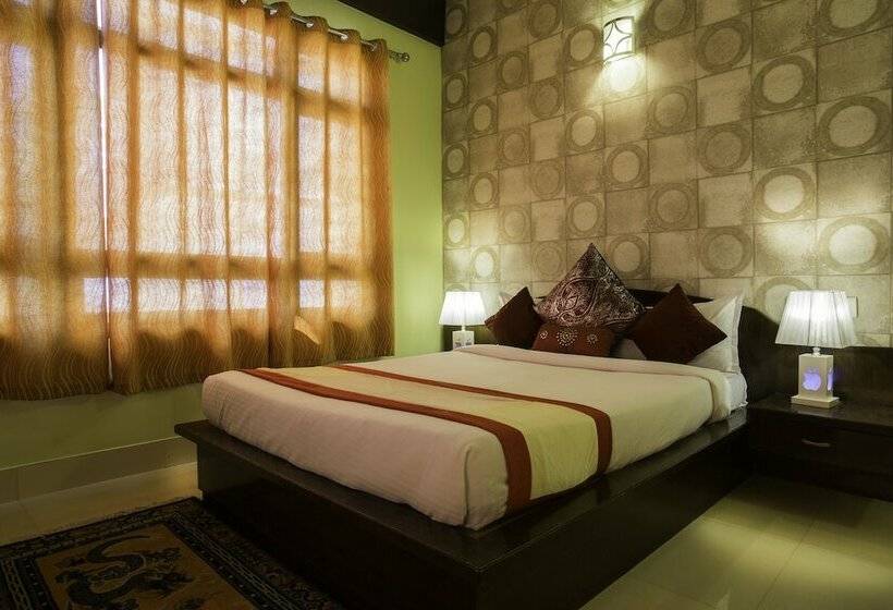 Hotel Golden Tashi Gakhil