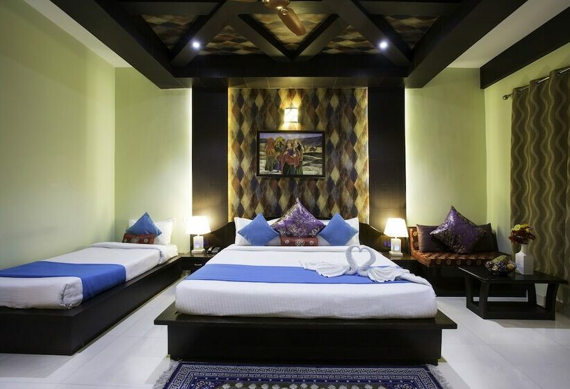 Hotel Golden Tashi Gakhil