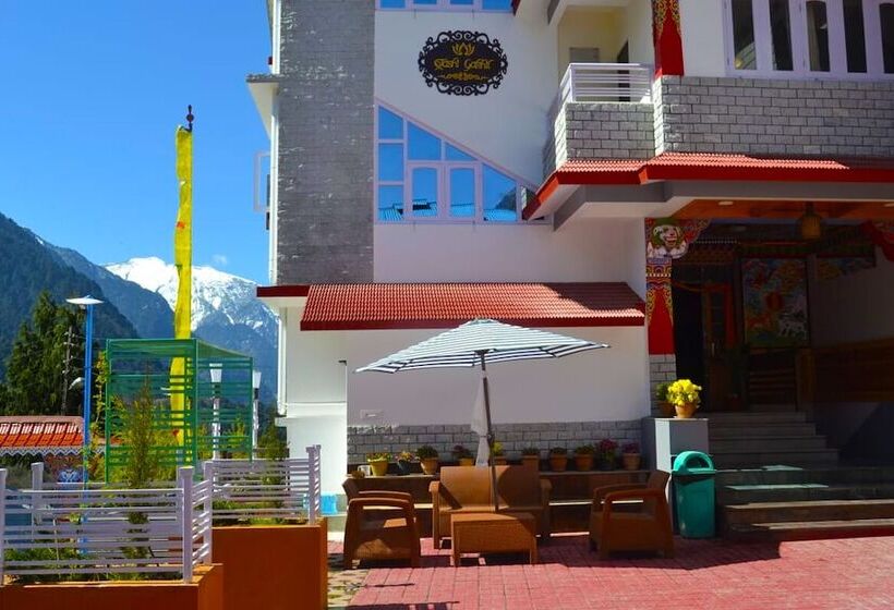 Hotel Golden Tashi Gakhil