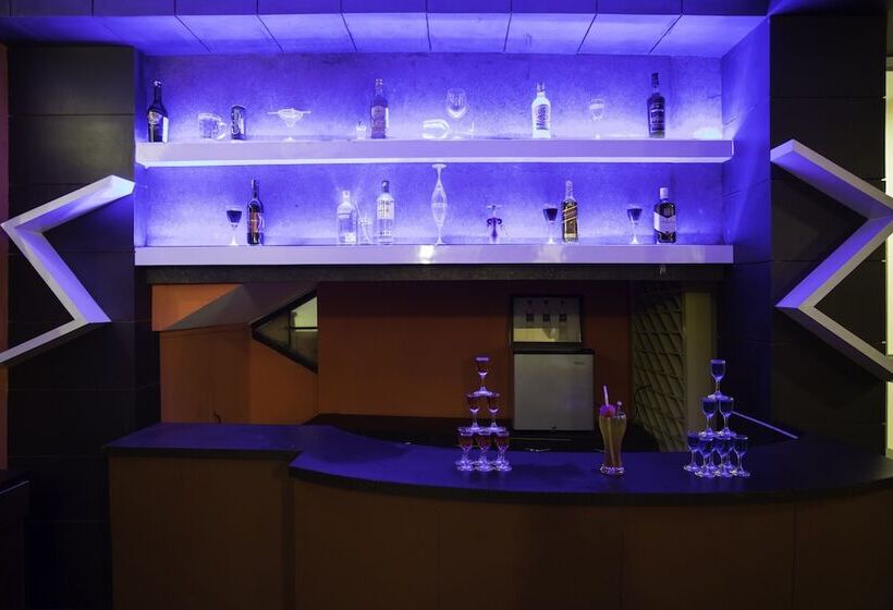 Hotel Golden Tashi Gakhil