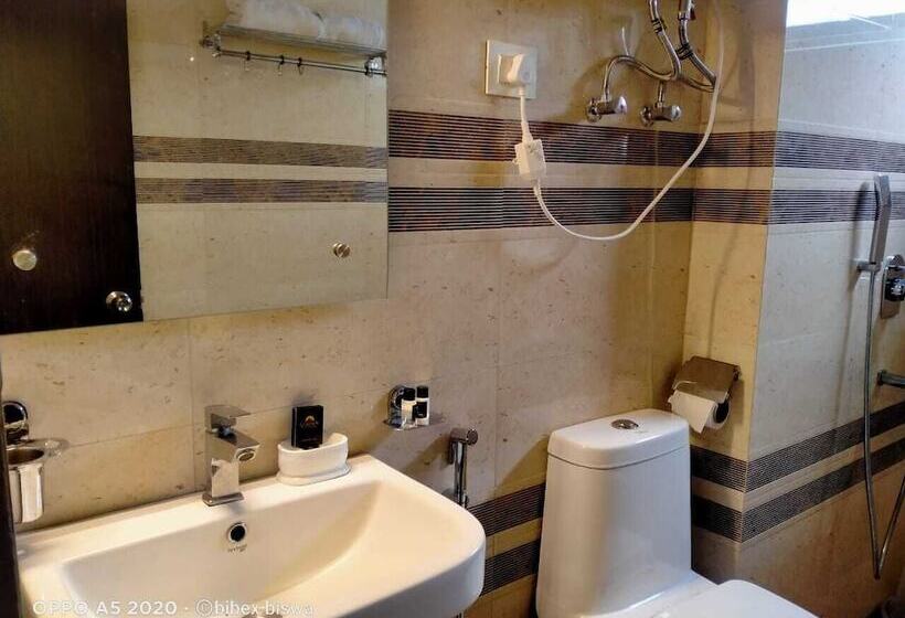 Hotel Golden Tashi Gakhil