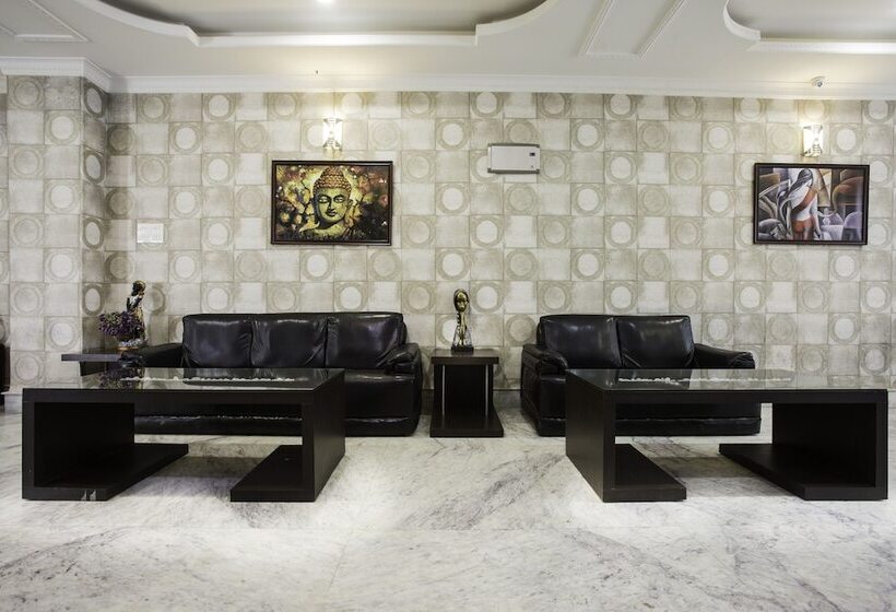 Hotel Golden Tashi Gakhil