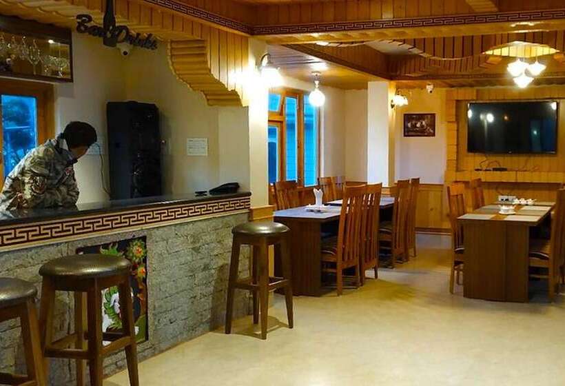 Hotel Golden Tashi Gakhil