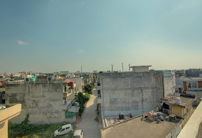 هتل Itsy By Treebo Black Diamond