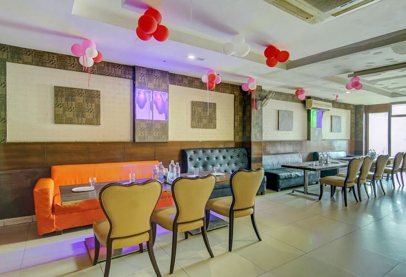 هتل Itsy By Treebo Black Diamond