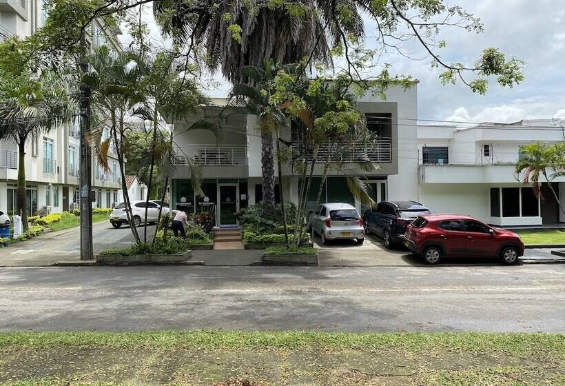 Отель La Esperanza Ciudad Jardin