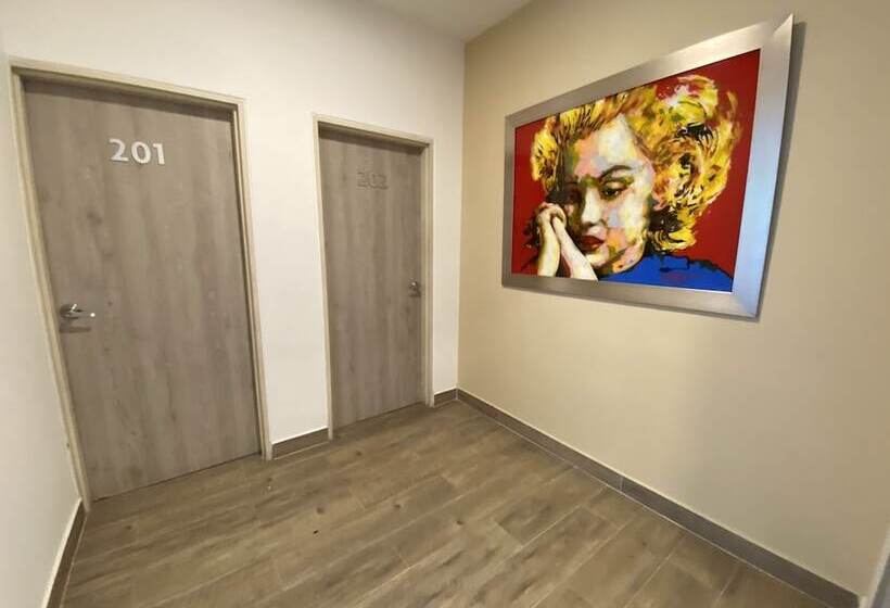 Отель La Esperanza Ciudad Jardin