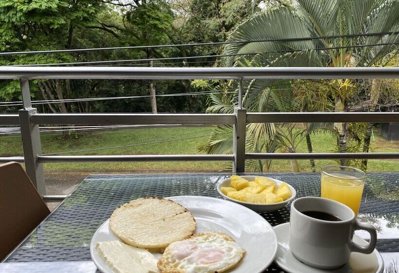 Отель La Esperanza Ciudad Jardin