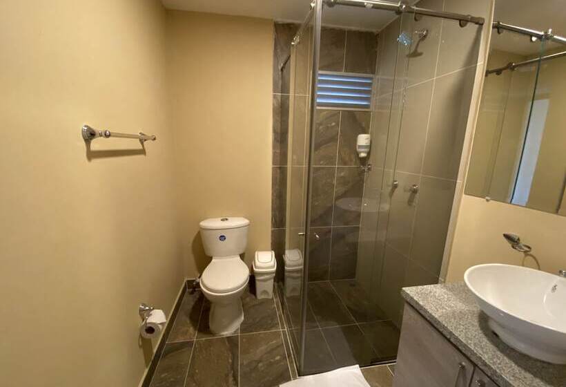 Отель La Esperanza Ciudad Jardin