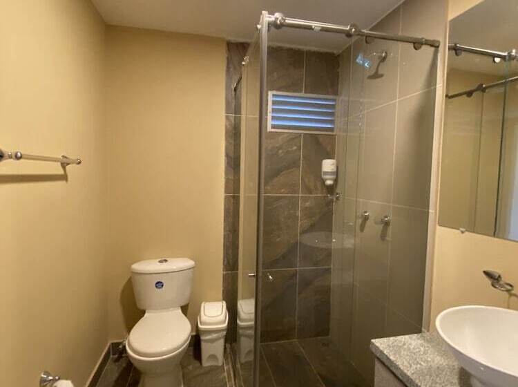 Отель La Esperanza Ciudad Jardin