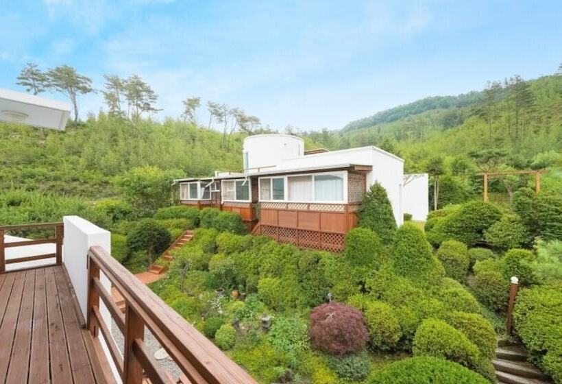 בית מלון כפרי Pocheon Good Terrace Pension