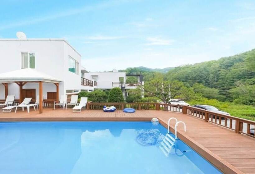 בית מלון כפרי Pocheon Good Terrace Pension