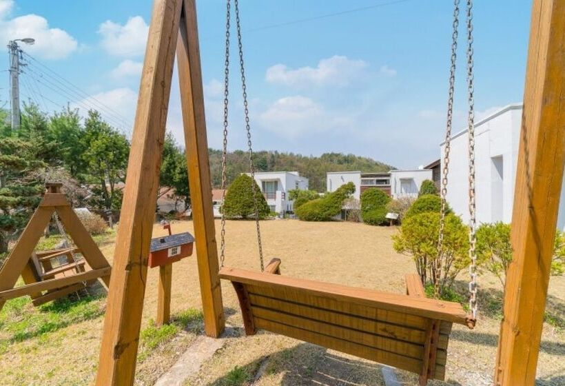 בית מלון כפרי Pocheon Good Terrace Pension