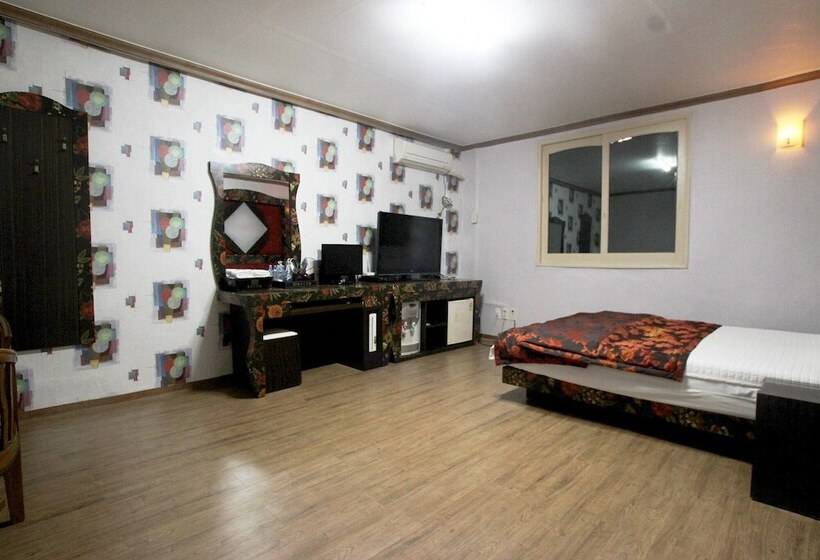 Мотель Andong Plus