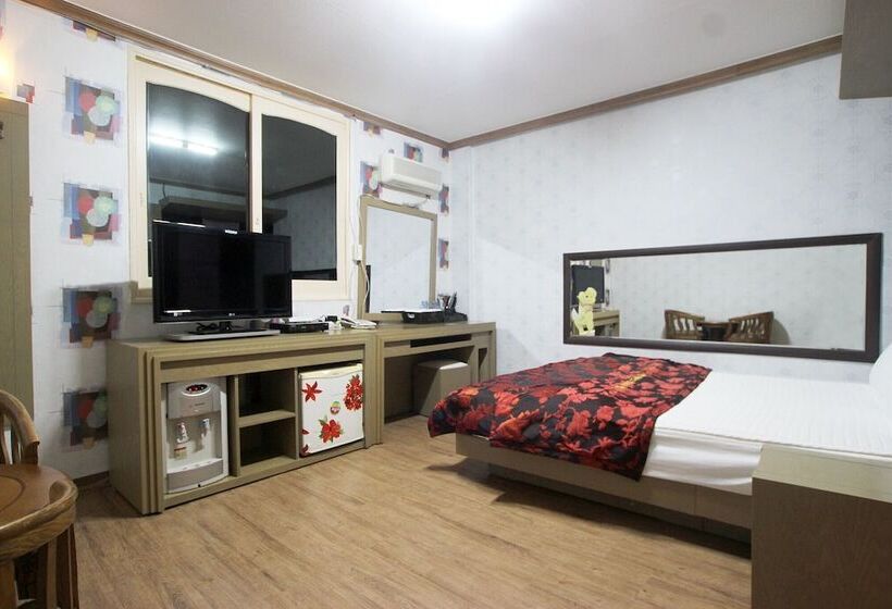 Мотель Andong Plus