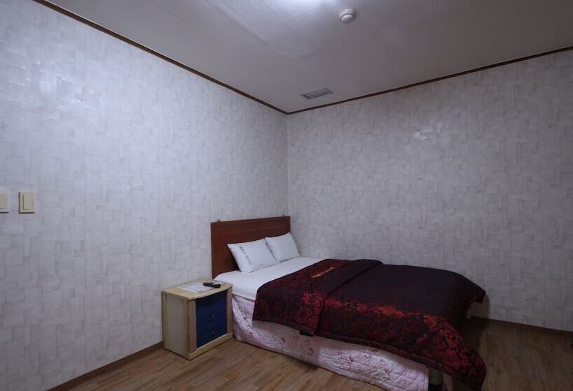 Мотель Andong Plus