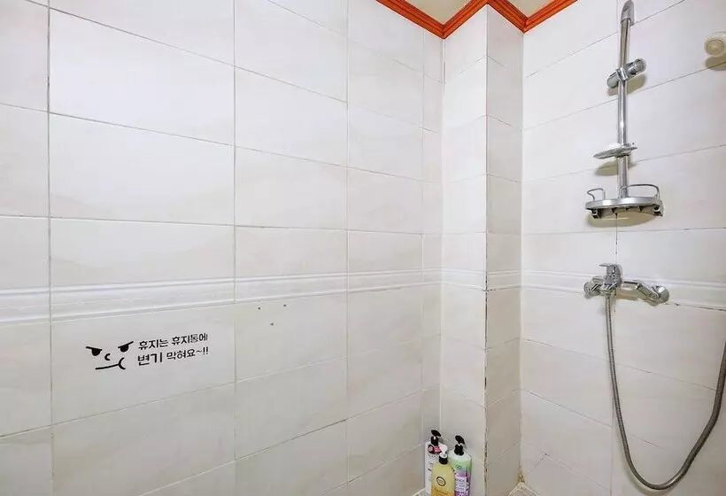 مُتل Cheonan Ramada Park