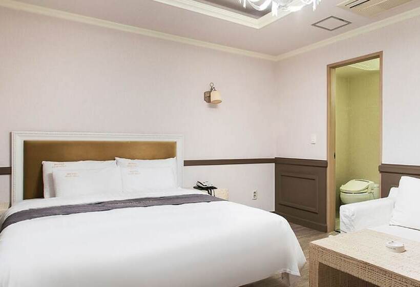 מוטל Gangneung Pine Hill