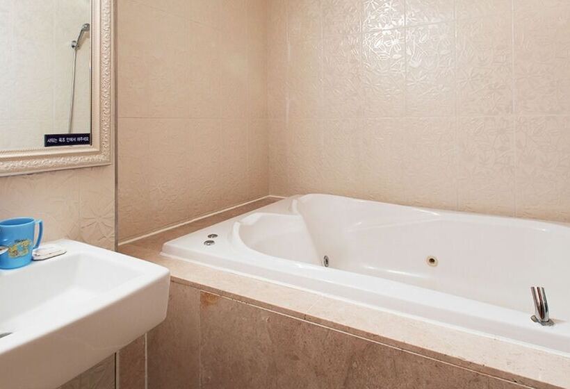 מוטל Gangneung Pine Hill