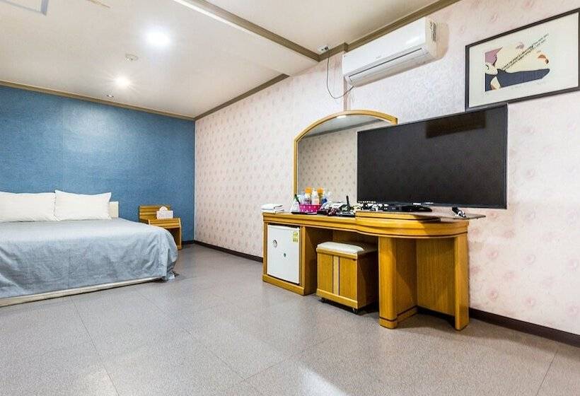 מוטל Gangneung Shyll