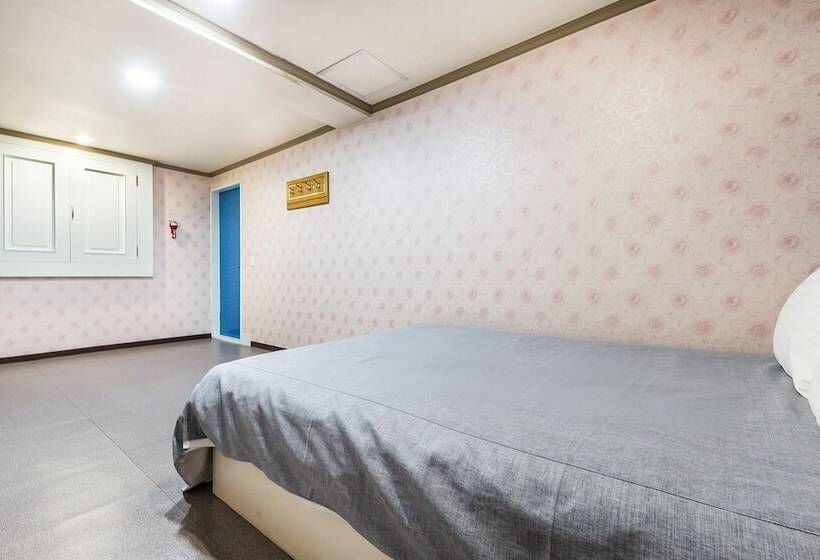 מוטל Gangneung Shyll