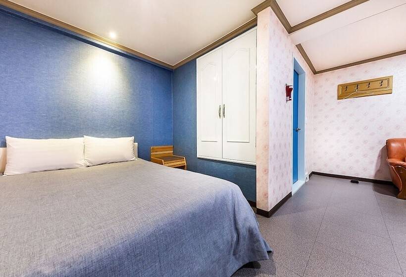 מוטל Gangneung Shyll