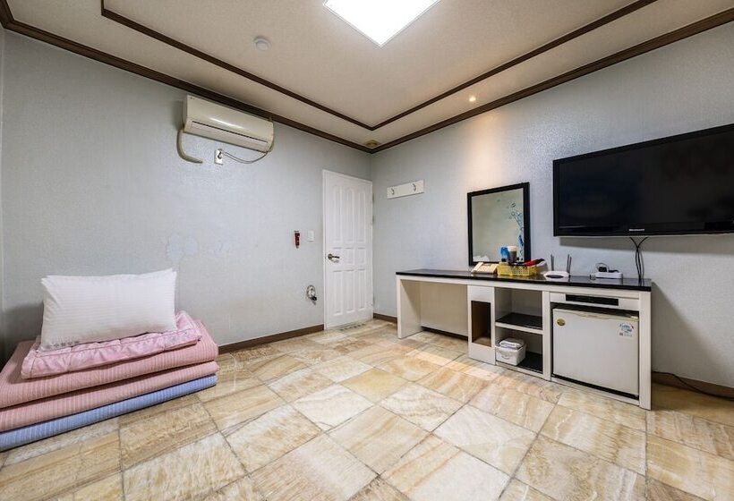 Motel Geojedo Gohyeon Surim