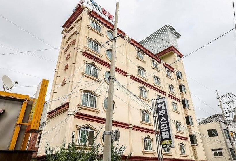 Motel Jecheon The Wall