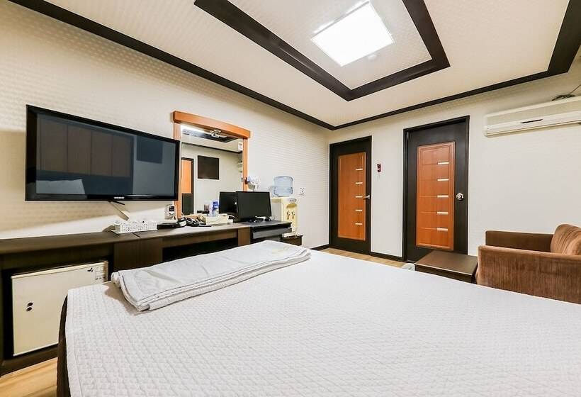 Motel Jecheon The Wall