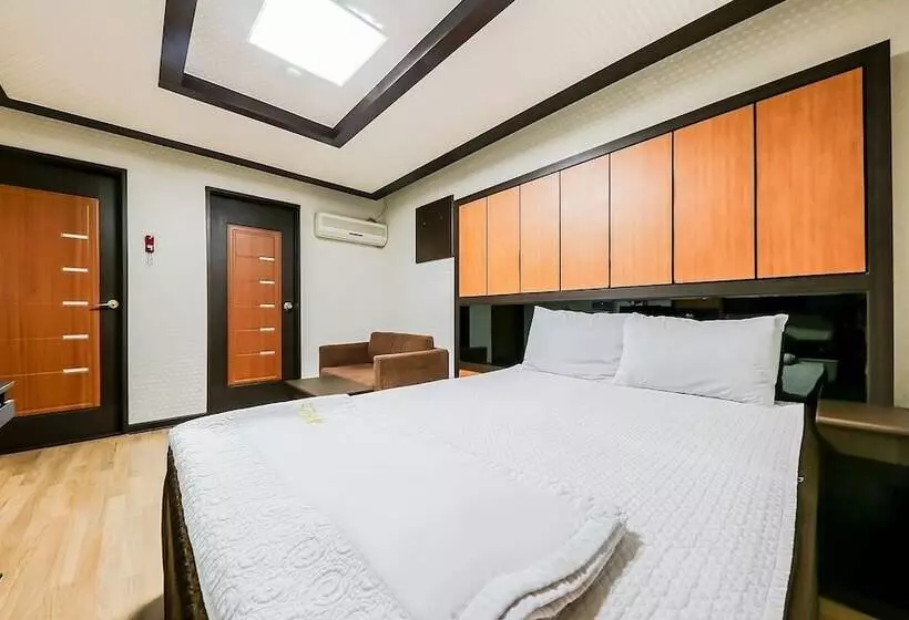 モーテル Jecheon The Wall