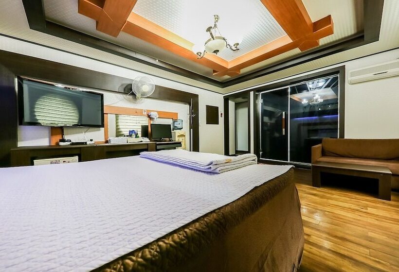 Motel Jecheon The Wall