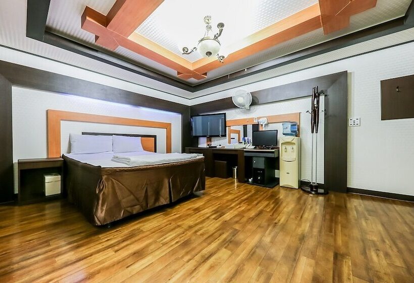 Motel Jecheon The Wall