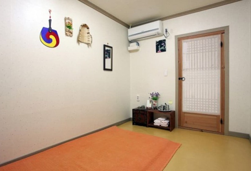 Pensão Jeonju Gyodong Baekjak Hanok Stay