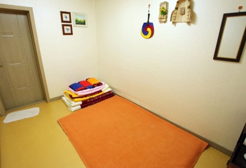 Pensão Jeonju Gyodong Baekjak Hanok Stay