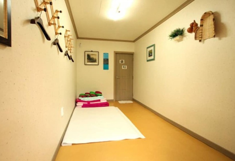 Pensão Jeonju Gyodong Baekjak Hanok Stay