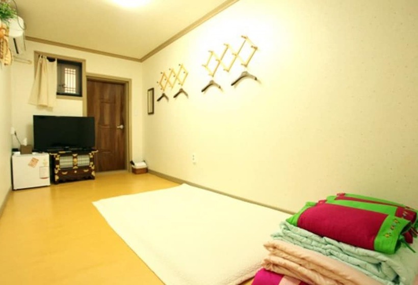 Pensão Jeonju Gyodong Baekjak Hanok Stay