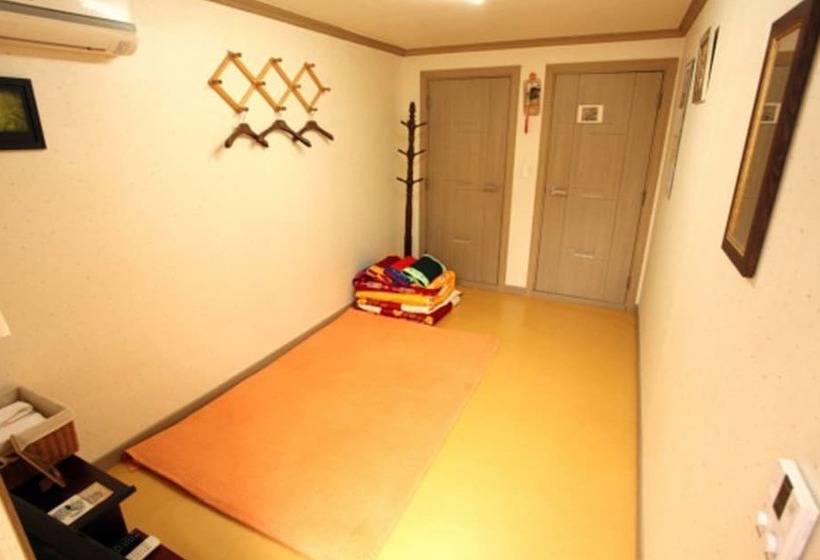 Pensão Jeonju Gyodong Baekjak Hanok Stay