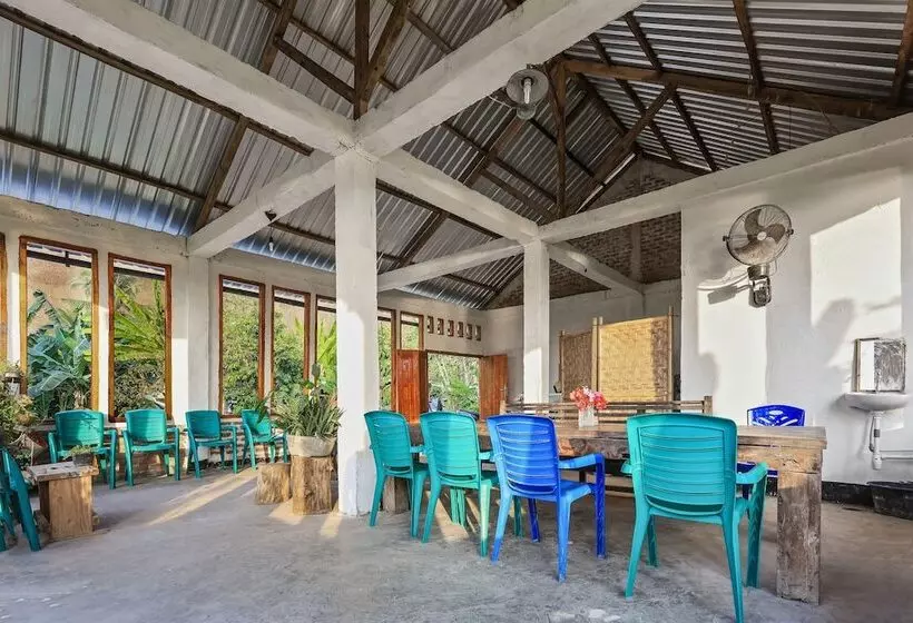 Majatalo Palulu Garden Homestay