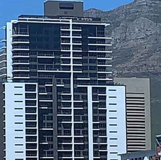 Urban Elephant 16 On Bree