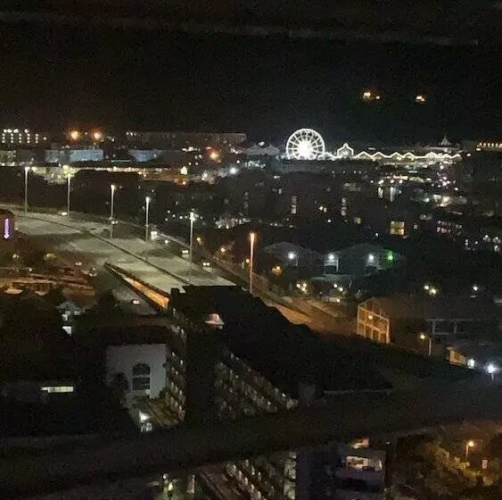 Urban Elephant 16 On Bree