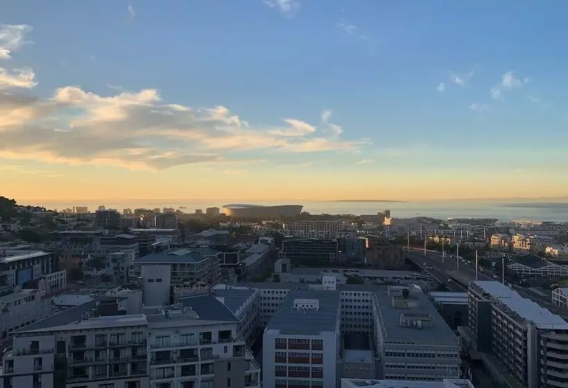 Urban Elephant 16 On Bree