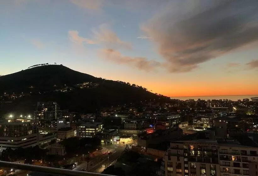 Urban Elephant 16 On Bree