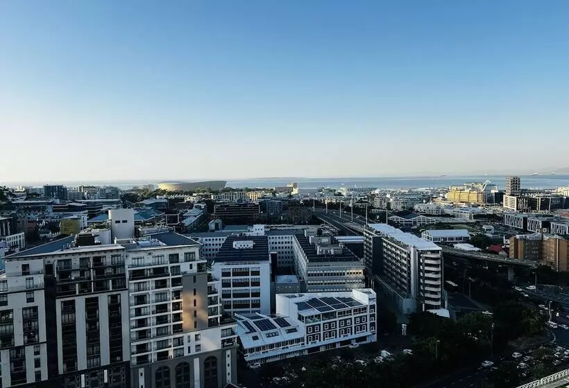 Urban Elephant 16 On Bree