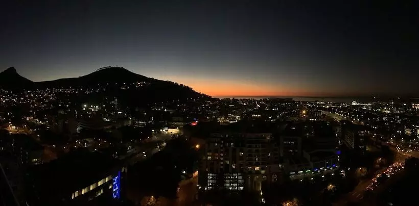 Urban Elephant 16 On Bree