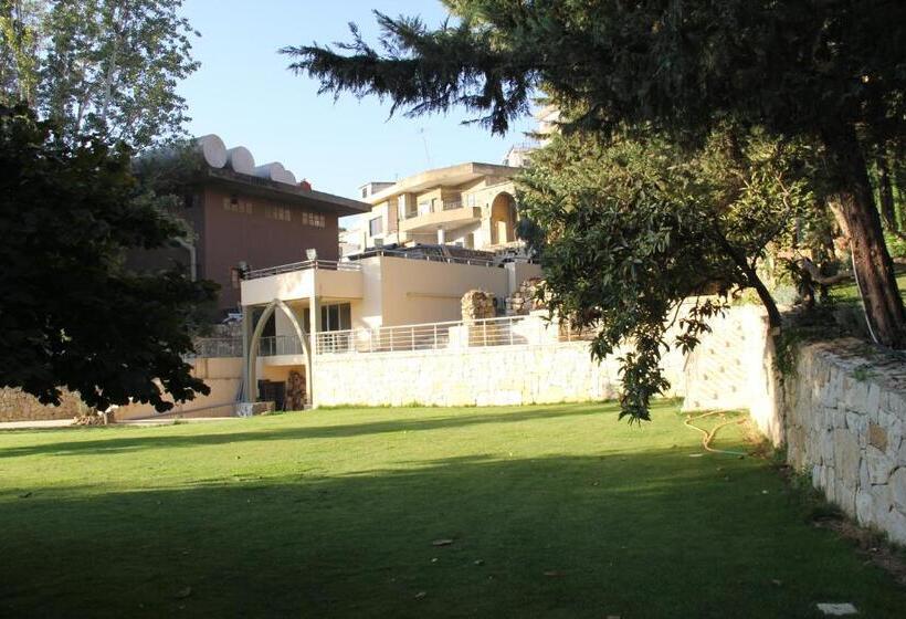 تختخواب و صبحانه Domaine De Chouchene