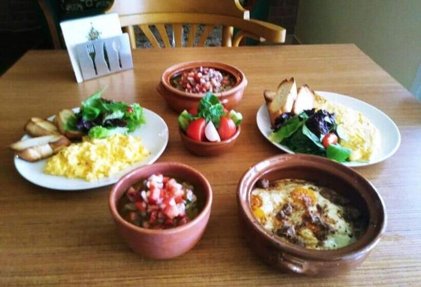 تختخواب و صبحانه Domaine De Chouchene